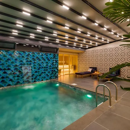 Gezer Luxury Private Pool فيلة